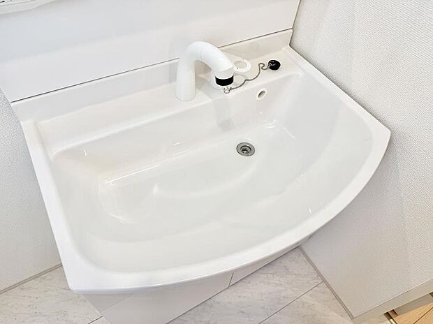 ■手洗いや顔を洗う時も快適に使える便利なシャワー