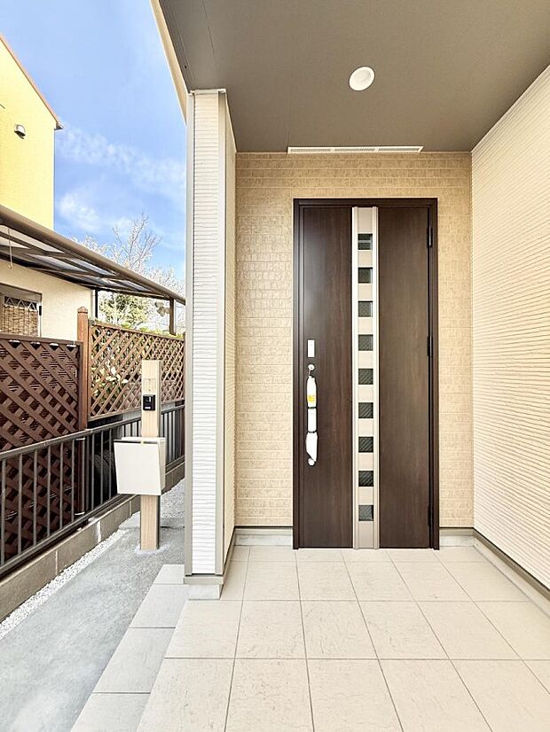 玄関はお家の顔！玄関アプローチでお客様をお迎え！    