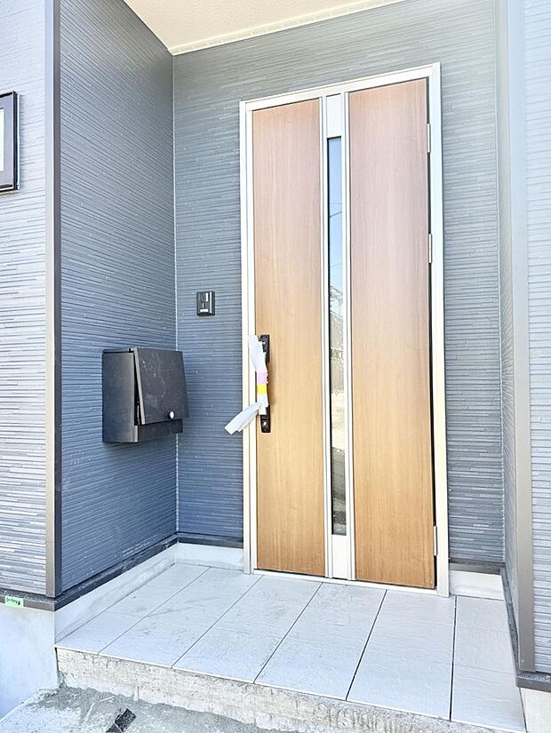 玄関はお家の顔!玄関アプローチでお客様をお迎え!