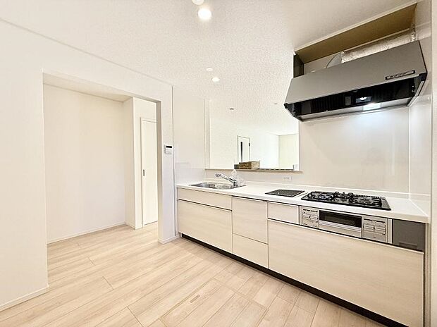 会話が深まる対面キッチン！家族との会話がはずみます  