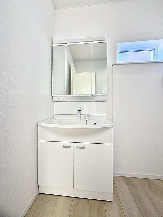 広々とゆとりのある洗面所