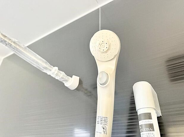 ■手元で簡単に止水できるため、水の無駄遣いを減らすことができます。