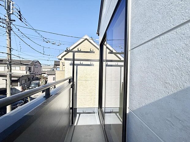 ■ 心地よい風と光を感じる、くつろぎのバルコニー