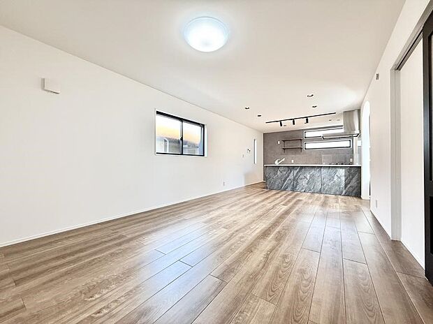 広々とした開放感あふれるリビングです