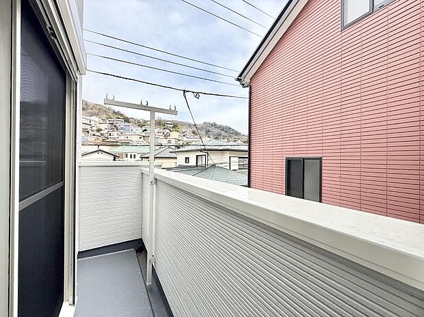 お洗濯物がよく乾く陽当たり良好のバルコニーです!