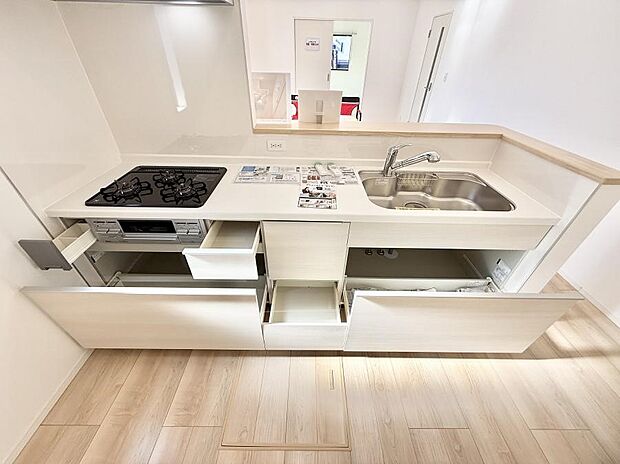 ■シンプルで機能的、毎日使いやすいキッチン