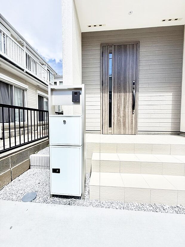 1号棟 ■ 心地よい暮らしへとつながる、温かい玄関