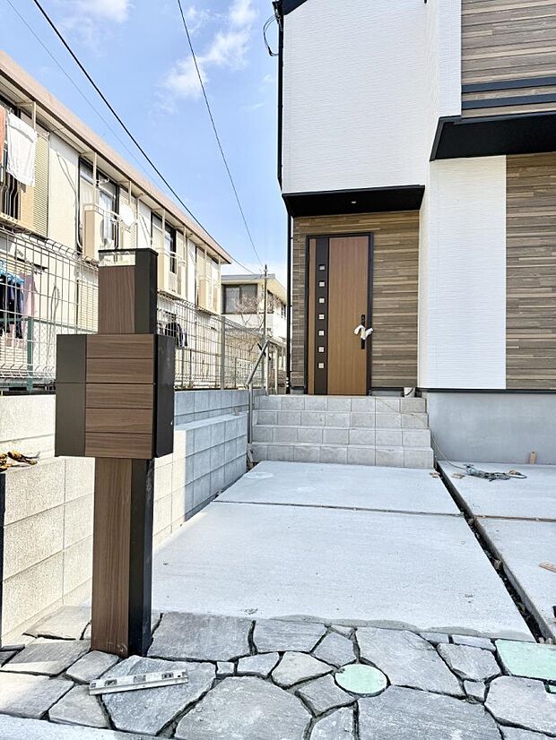 玄関はお家の顔!おしゃれな玄関アプローチでお客様をお迎え!