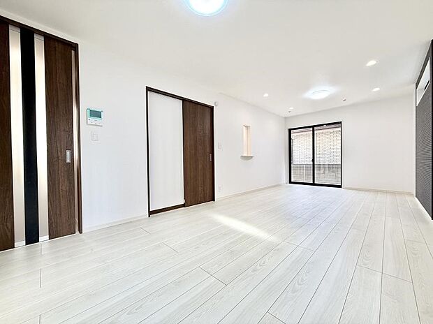 インテリアを考えるのが楽しみな広いリビングです!