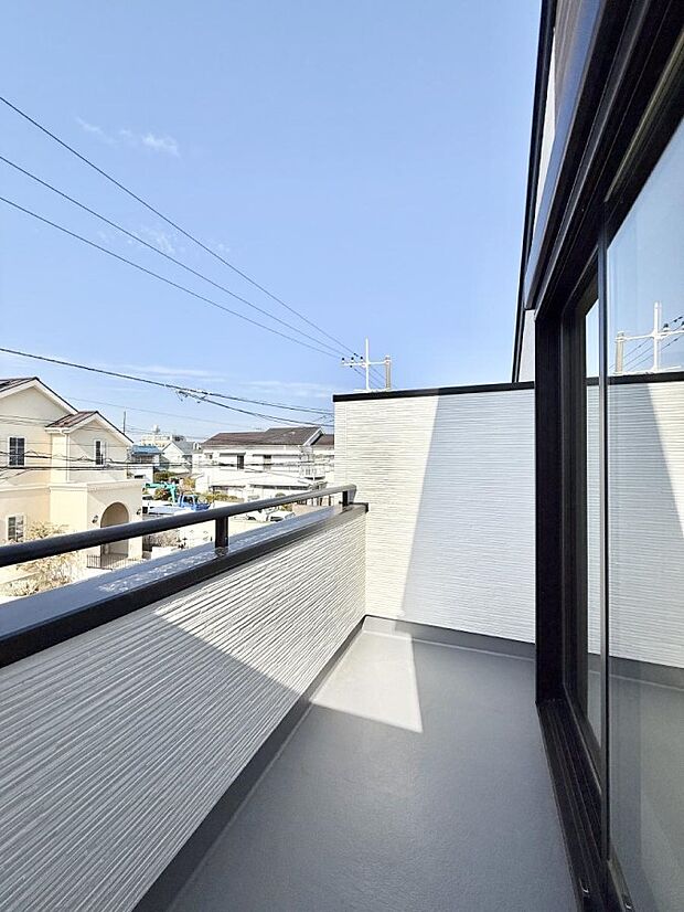 お洗濯物がよく乾く陽当たり良好のバルコニーです!