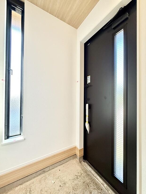 窮屈さを感じさせない広々玄関!