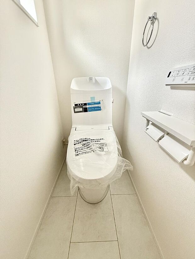 明るく清潔感溢れるトイレ