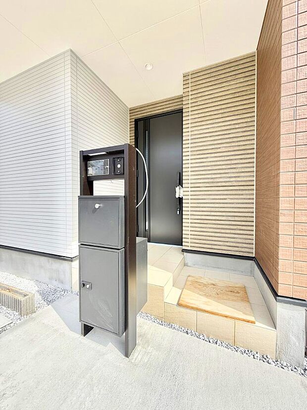 1号棟  ■ 心地よい暮らしへとつながる、温かい玄関