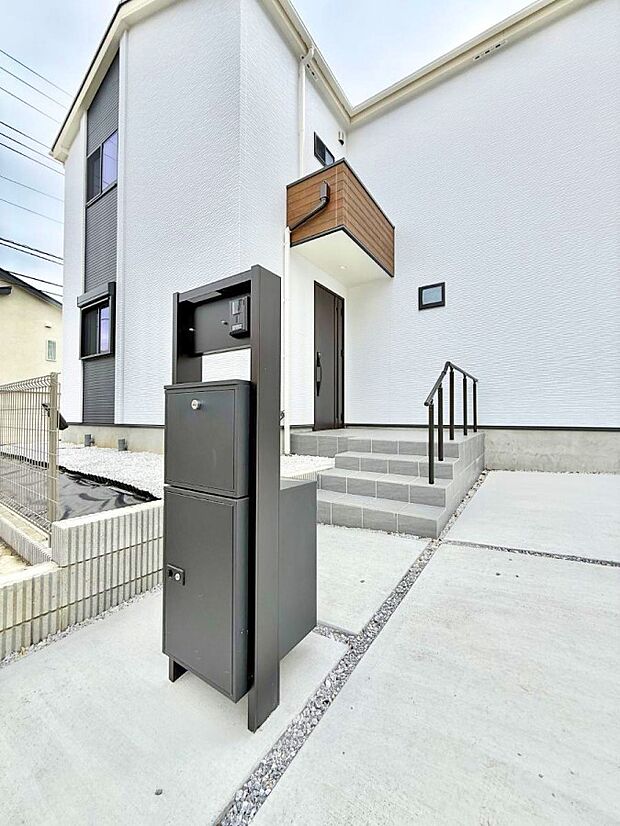 玄関はお家の顔!おしゃれな玄関アプローチでお客様をお迎え!