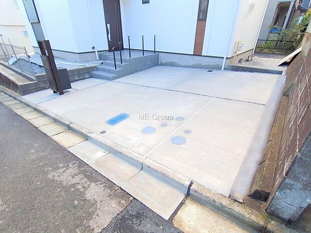 広い駐車場スペースが魅力的です