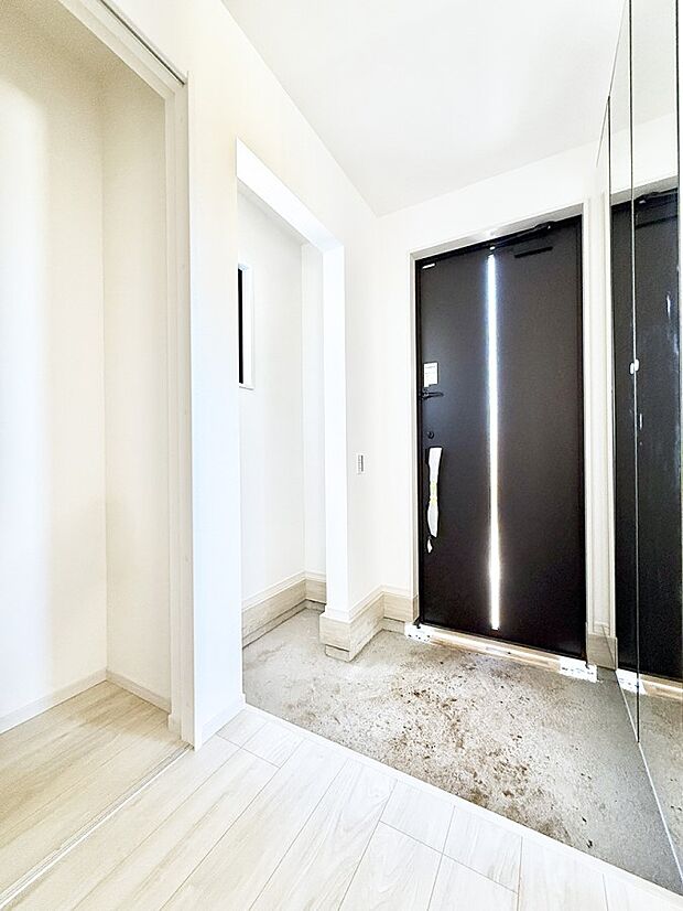 ■欲しかったシューズインクローク!雨具や三輪車、ベビーカーも置けます!