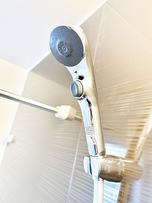 ■手元で簡単に止水できるため、水の無駄遣いを減らすことができます。