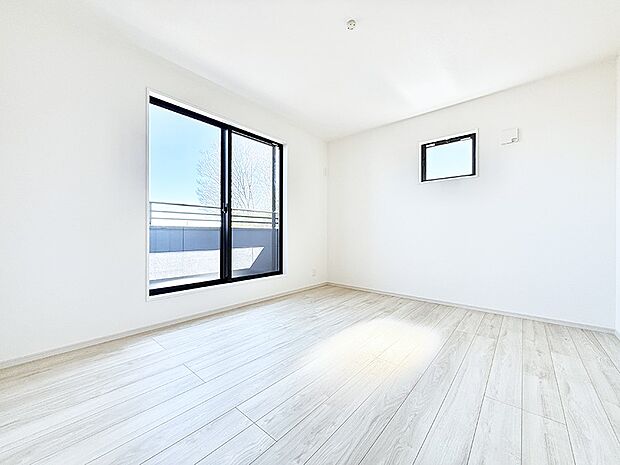 3号棟 ■太陽がサンサンと降り注ぐお部屋は気持ちがいいですね