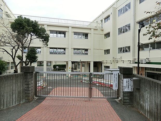 小学校 585m 横浜市立洋光台第一小学校