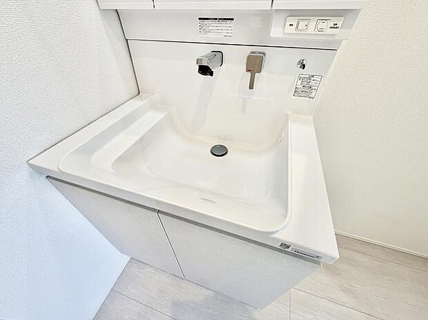 ■手洗いや顔を洗う時も快適に使える便利なシャワー