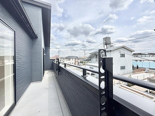 ■ 季節の移ろいを感じられる開放的な空間です