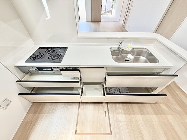 ■収納力豊富なシステムキッチンです!