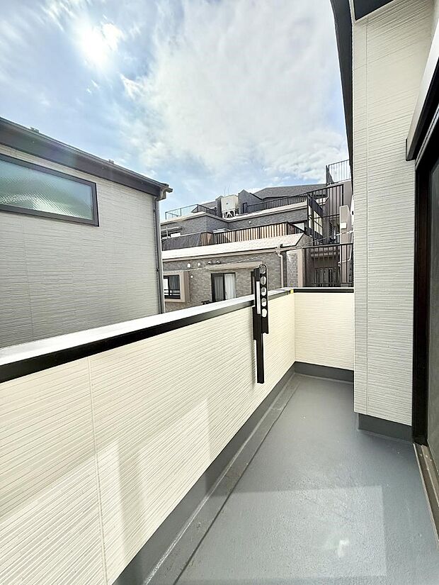 お洗濯物がよく乾く陽当たり良好のバルコニーです!