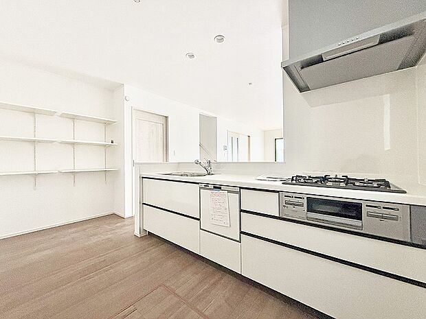 ■シンプルで機能的、毎日使いやすいキッチン