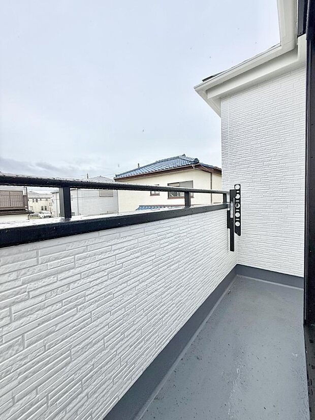 A号棟 お洗濯物がよく乾く陽当たり良好のバルコニーです!