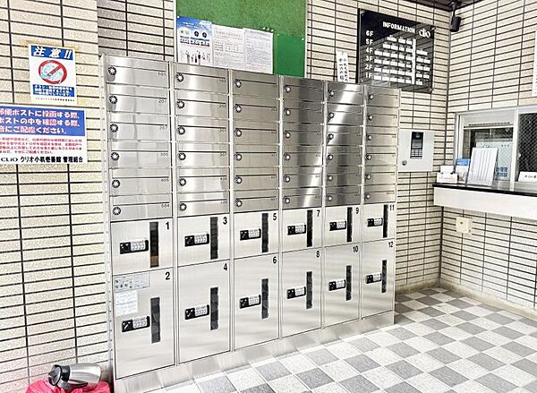 ■不在時でも荷物が受け取れる便利な宅配ボックス