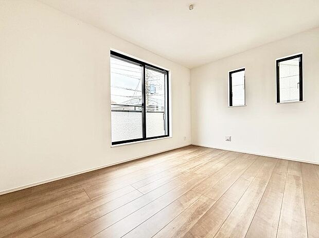 ■2面採光で明るい居室！  