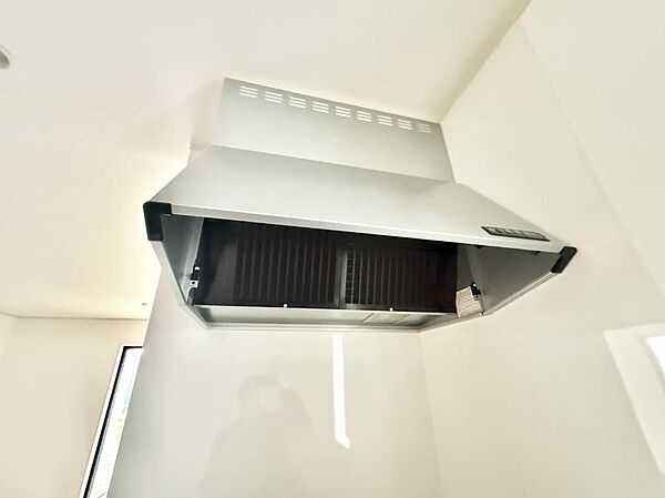 ■調理時の蒸気や匂いが換気扇に誘導され、効率的に排煙ができます。