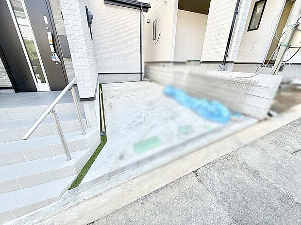 2号棟  ■ シンプルで美しく、住まいの第一印象を彩る玄関です