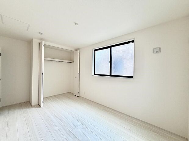 ■広いクローゼット、収納は多い方が嬉しいですね!