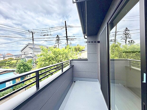 1号棟 ■ 季節の移ろいを感じられる開放的な空間です