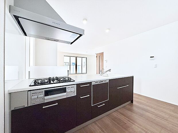 会話が深まる対面キッチン！家族との会話がはずみます  