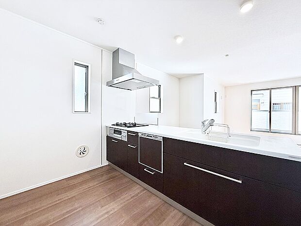 広々としたキッチンスペースでお料理も楽しくなりますね！