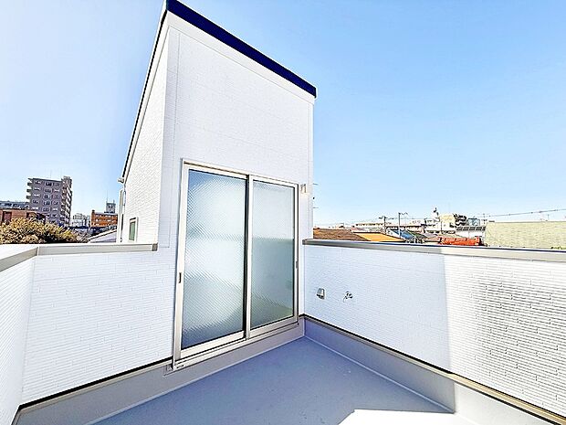 日当たり良好　開放感のある屋上バルコニーです！  