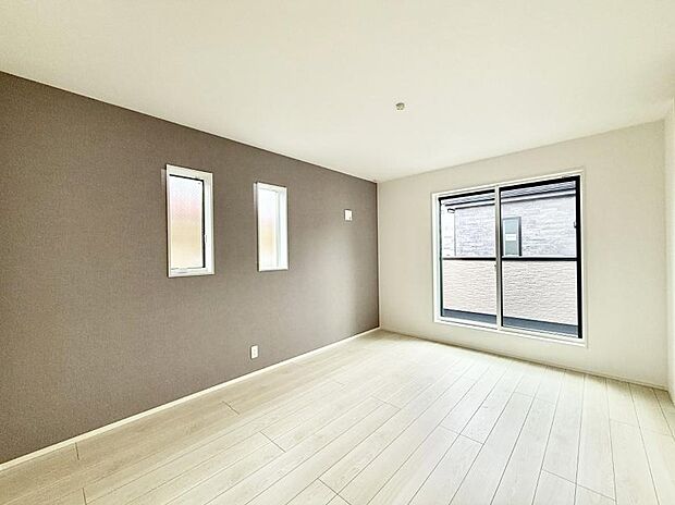 4号棟 ■落ち着いた色合いのお部屋で穏やかな時間を楽しめます