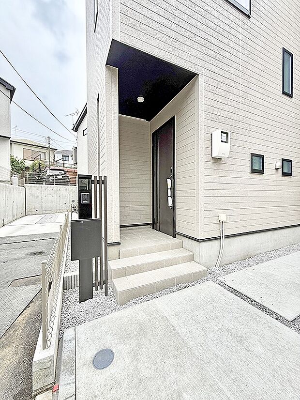 1号棟 ■ 心地よい暮らしへとつながる、温かい玄関