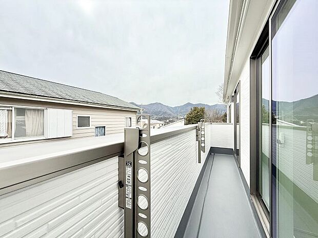 ■ 季節の移ろいを感じられる開放的な空間です