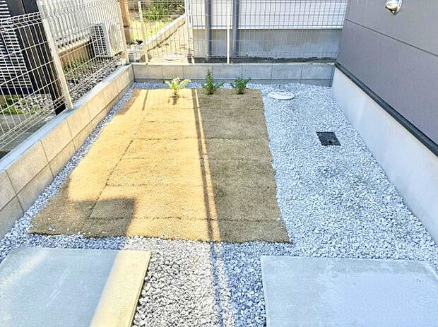 ■敷地内にゆとりある緑のスペースがあり、穏やかな雰囲気です