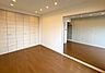 室内：広いクローゼット、収納は多い方が嬉しいですね！  
