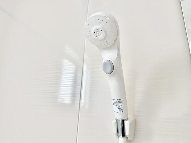 ■手元で簡単に止水できるため、水の無駄遣いを減らすことができます。