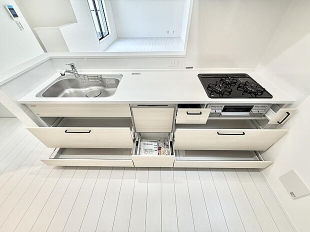 収納力豊富なシステムキッチンです!