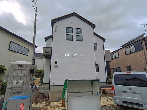 広い駐車場スペースが魅力的です  