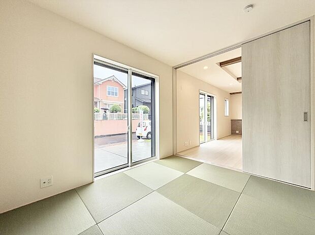 1号棟 ■落ち着いた色合いのお部屋で穏やかな時間を楽しめます