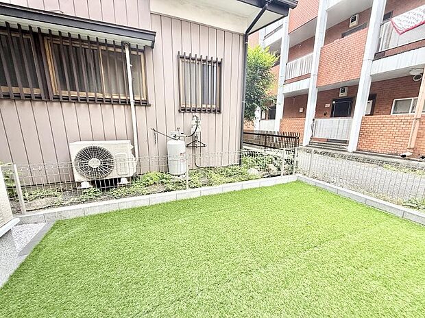 1号棟 ■庭付き住宅はガーデニングや家族のイベントなどできます