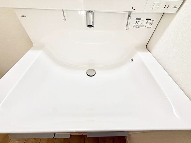 ■手洗いや顔を洗う時も快適に使える便利なシャワー