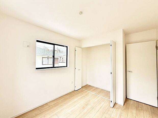 広いクローゼット、収納は多い方が嬉しいですね!